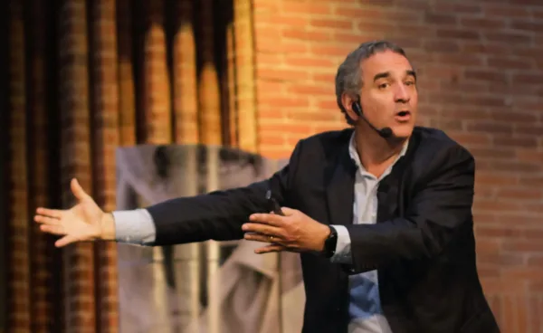 Nicolás Reyes, conferencista para eventos corporativos sobre Liderazgo Transformacional