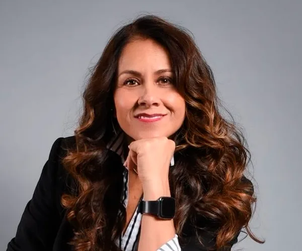 Blanca Mayagoitia — Conferenciante de Salud Mental y Estrés