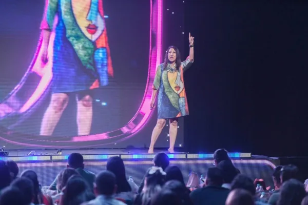 María Antonieta Alcalá, conferencista para eventos corporativos sobre Liderazgo Consciente