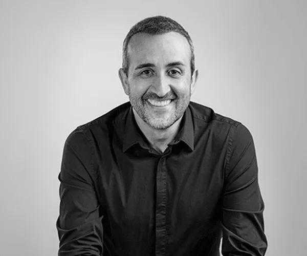 Julián Reyes — Conferenciante de Alto Desempeño