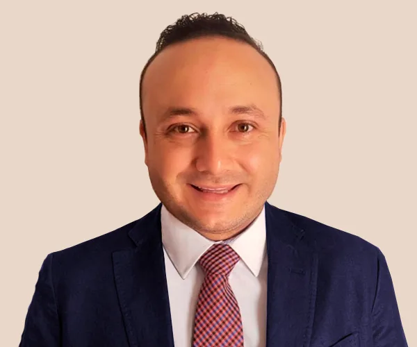 Alan Flores Garcia — Conferenciante de Trabajo en Equipo