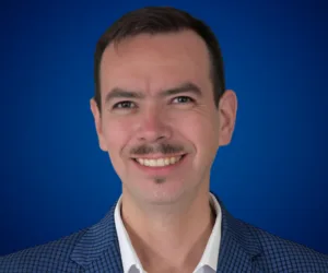 Ricardo Pérez Segura — Conferenciante de Propósito, Valores e Inspiración