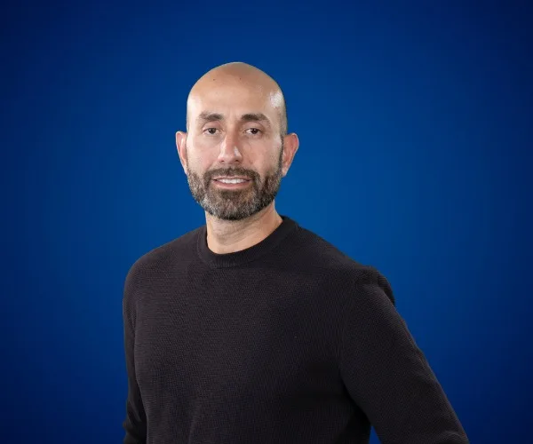 Anwar Buere — Conferenciante de Salud Mental y Estrés