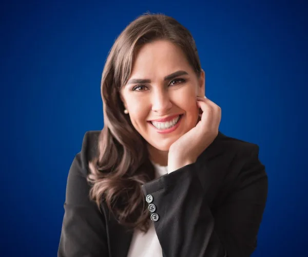 Alejandra Varela Chaverri — Conferenciante de Servicio al Cliente