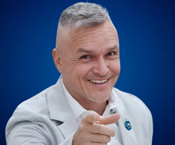Christopher Ticina — Conferenciante de Ventas
