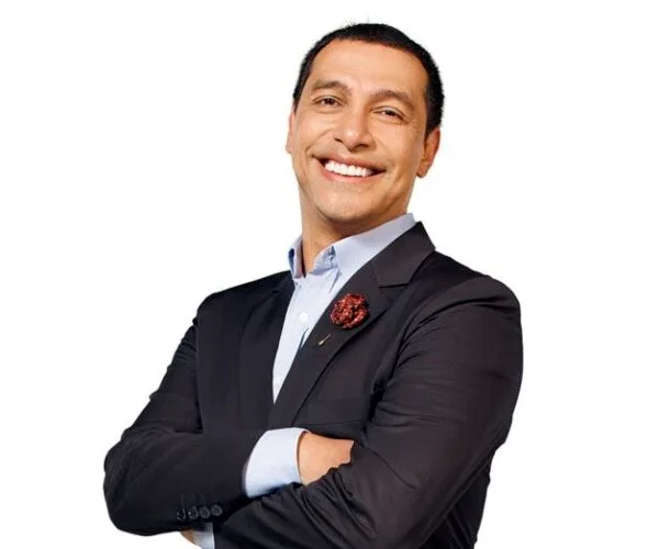 Camilo Cifuentes — Conferenciante de Trabajo En Equipo Colaboracion Efectiva