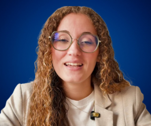 Izanami Martinez — Conferencista de Resiliencia