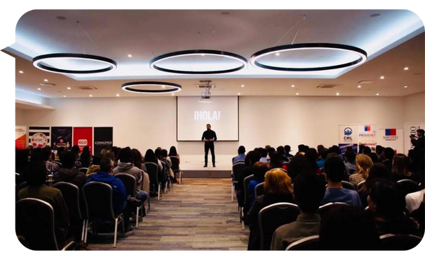 Cesar CASTRO V, foto principal de conferencista sobre Por eso es extremadamente importante que tus líderes sepan cómo transmitir sus mensajes de manera más efectiva.